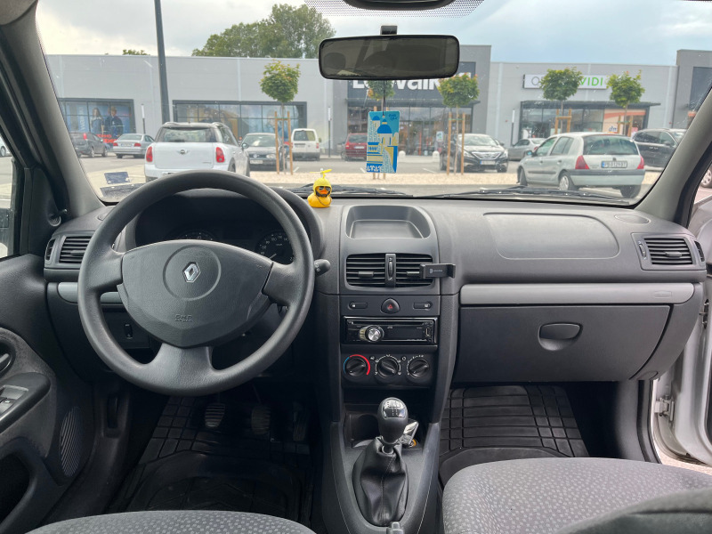 Renault Clio, снимка 6 - Автомобили и джипове - 45936807