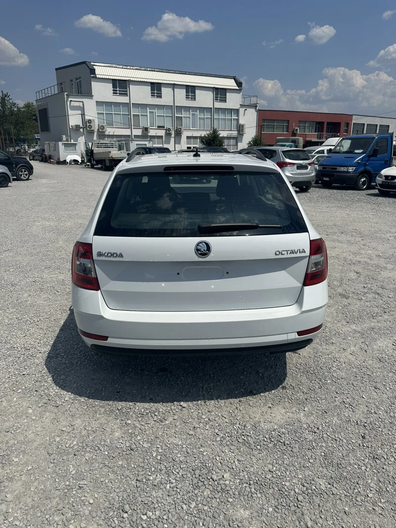 Skoda Octavia, снимка 4 - Автомобили и джипове - 46992442