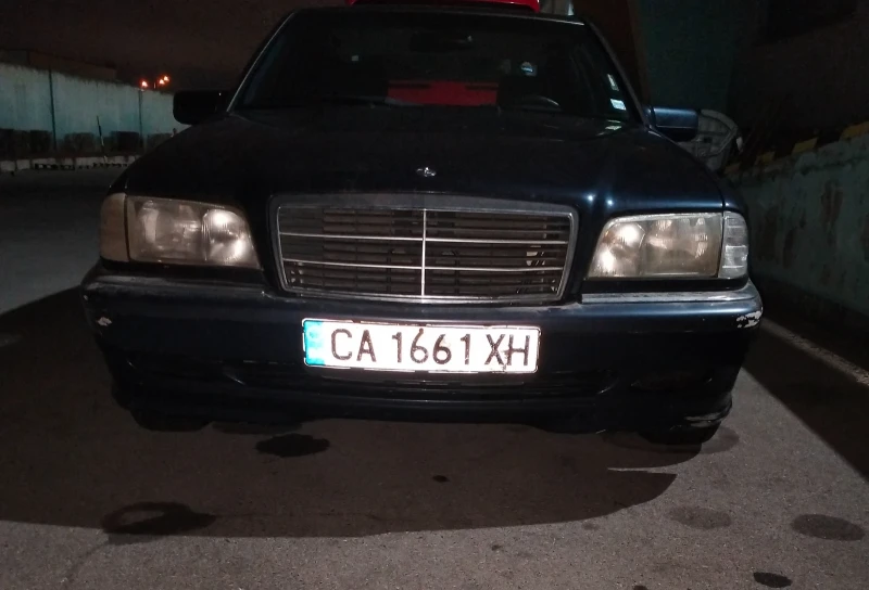 Mercedes-Benz C 200 Газов инжекцион Ловато !, снимка 1 - Автомобили и джипове - 48446914