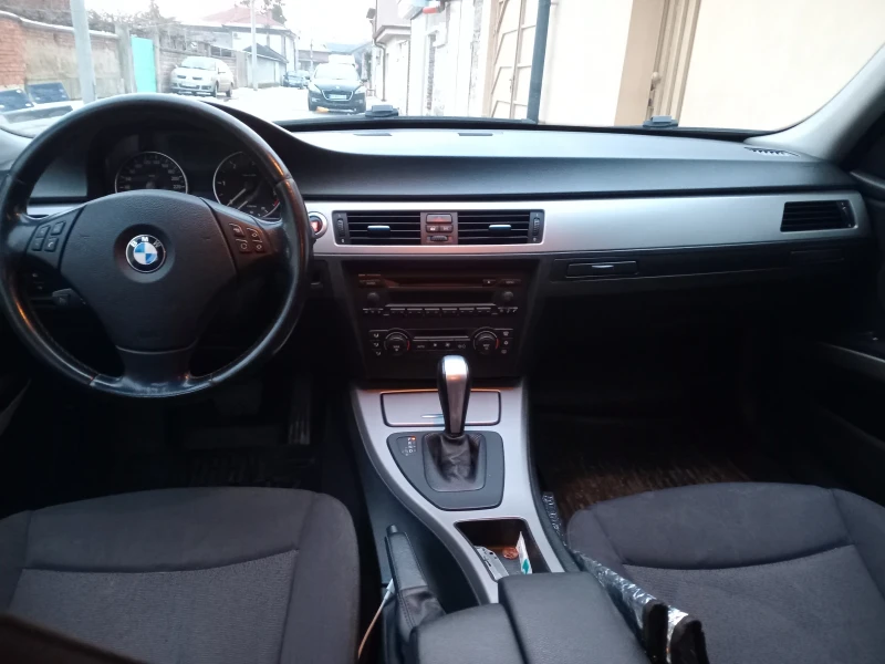 BMW 320, снимка 8 - Автомобили и джипове - 53277729