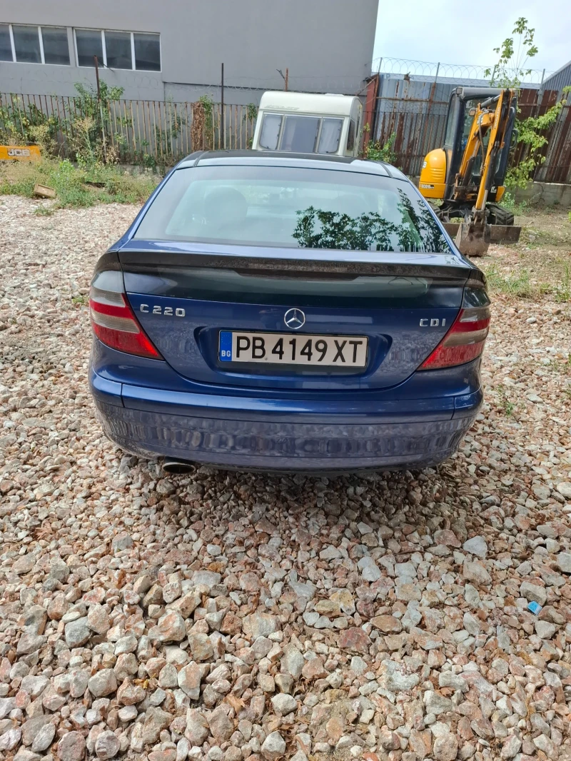 Mercedes-Benz C 220 Sport cupe, снимка 5 - Автомобили и джипове - 51896194