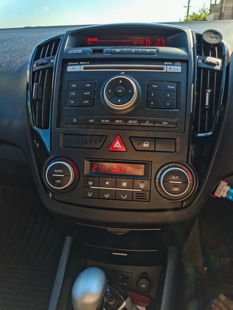 Kia Ceed, снимка 8 - Автомобили и джипове - 51683188