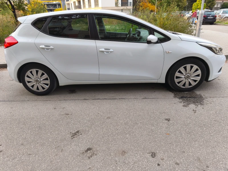 Kia Ceed 1.4 CRDI 90к.с., снимка 6 - Автомобили и джипове - 52247247