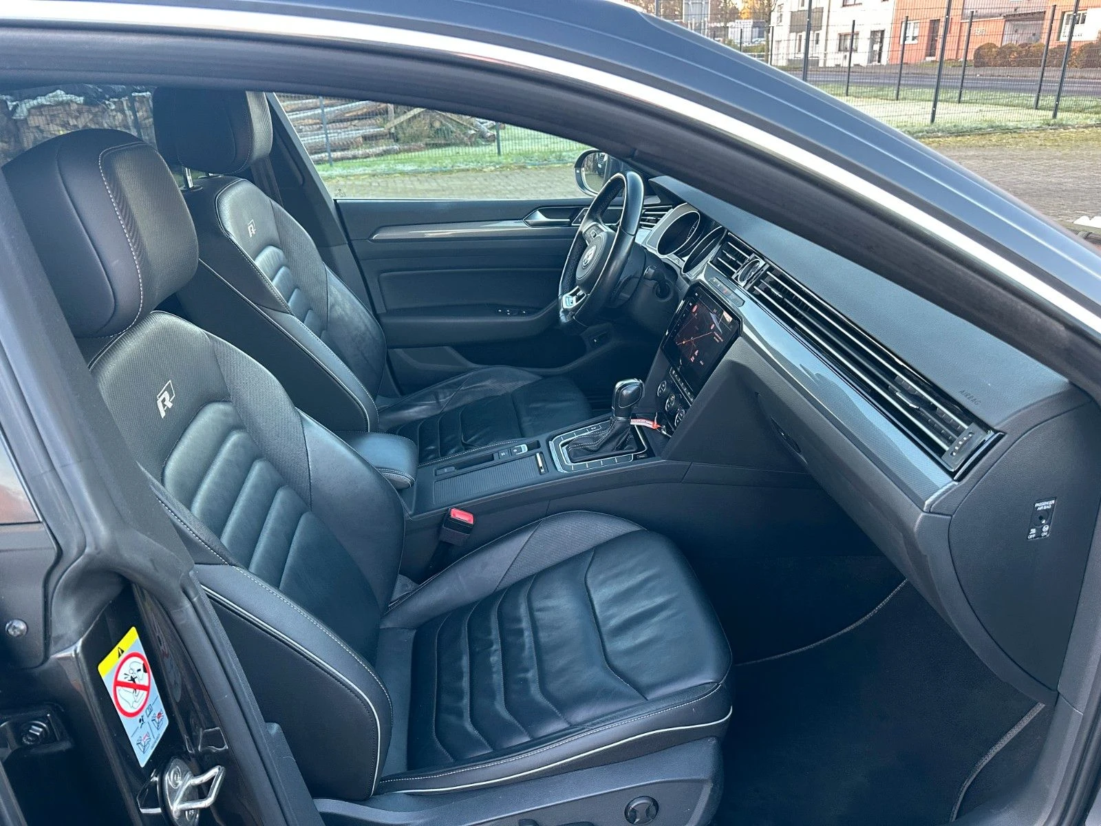 VW Arteon R-LINE/190HP/PARK-ASSIST/LANE-ASS/NAVI/360/113E - изображение 9
