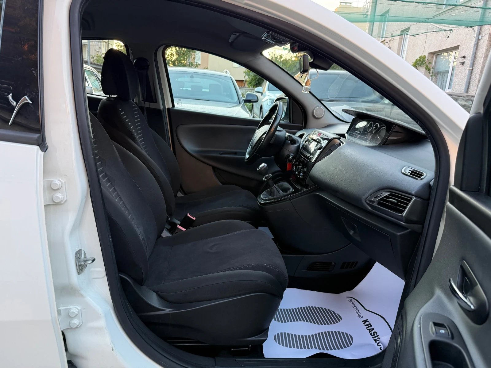 Lancia Ypsilon 1.2I | Mobile.bg   13