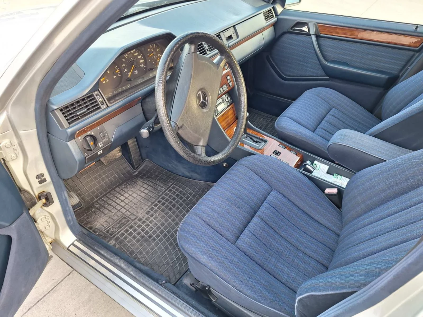 Mercedes-Benz 124  - изображение 6