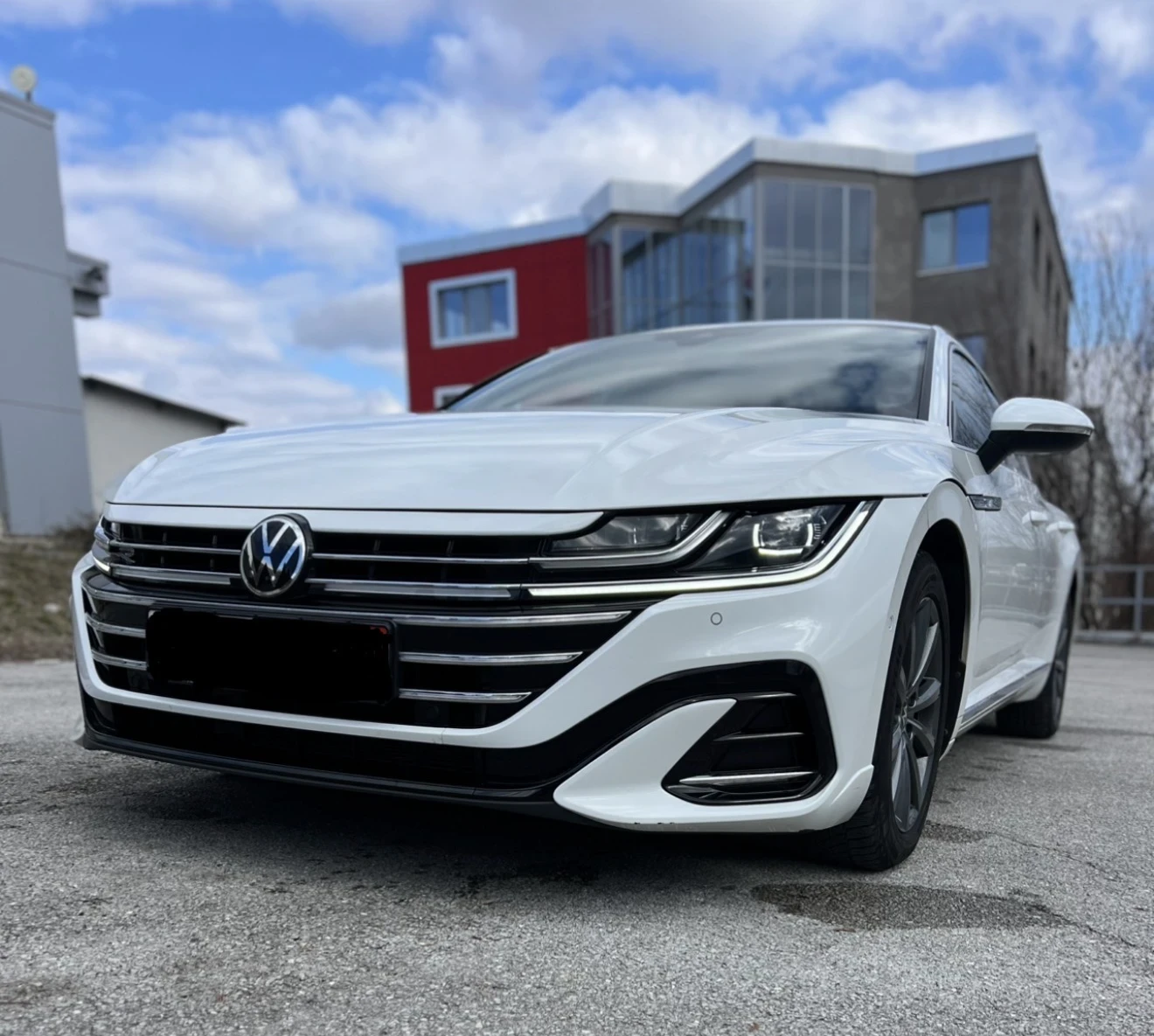 VW Arteon R LINE-ПРИЕМА  ОФЕРТИ-ОПЦИЯ ЗА СОБСТВЕН ЛИЗИНГ