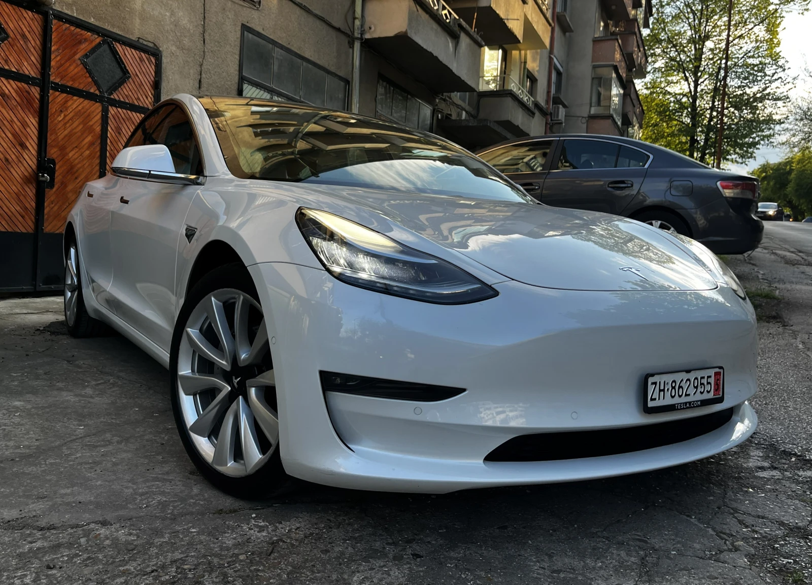 Tesla Model 3 ШВЕЙЦАРИЯ!!! ДВА БРОЯ !!!Гаранция!!!, снимка 2 - Автомобили и джипове - 54031177