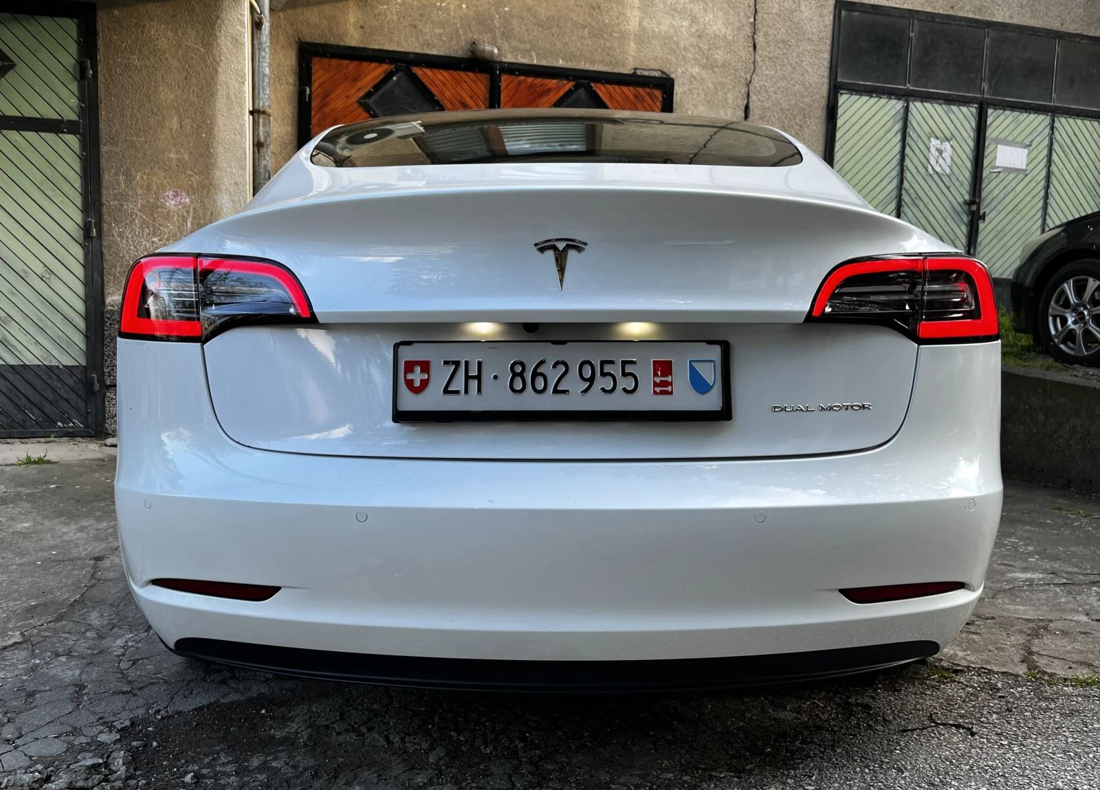 Tesla Model 3 ШВЕЙЦАРИЯ!!! ДВА БРОЯ !!!Гаранция!!!, снимка 5 - Автомобили и джипове - 54031177