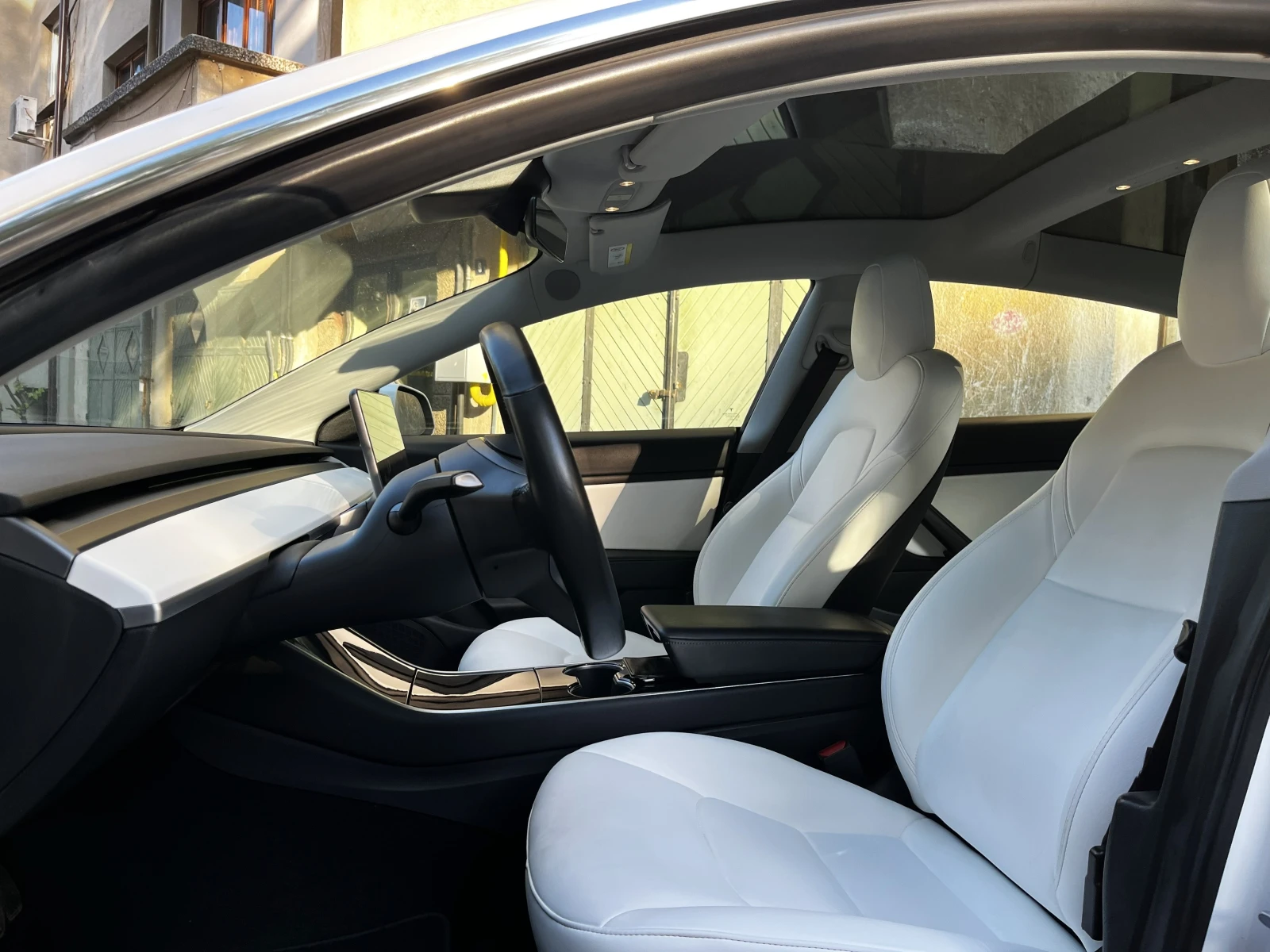 Tesla Model 3 ШВЕЙЦАРИЯ!!! ДВА БРОЯ !!!Гаранция!!!, снимка 7 - Автомобили и джипове - 54031177