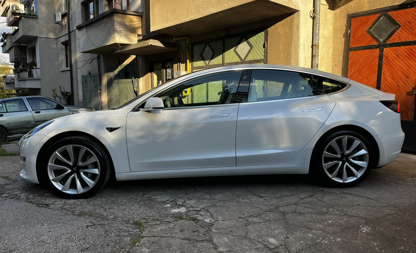 Tesla Model 3 ШВЕЙЦАРИЯ!!! ДВА БРОЯ !!!Гаранция!!!, снимка 3 - Автомобили и джипове - 54031177