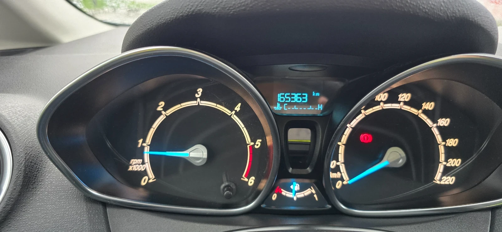 Ford Fiesta 1.5D, снимка 7 - Автомобили и джипове - 54088815