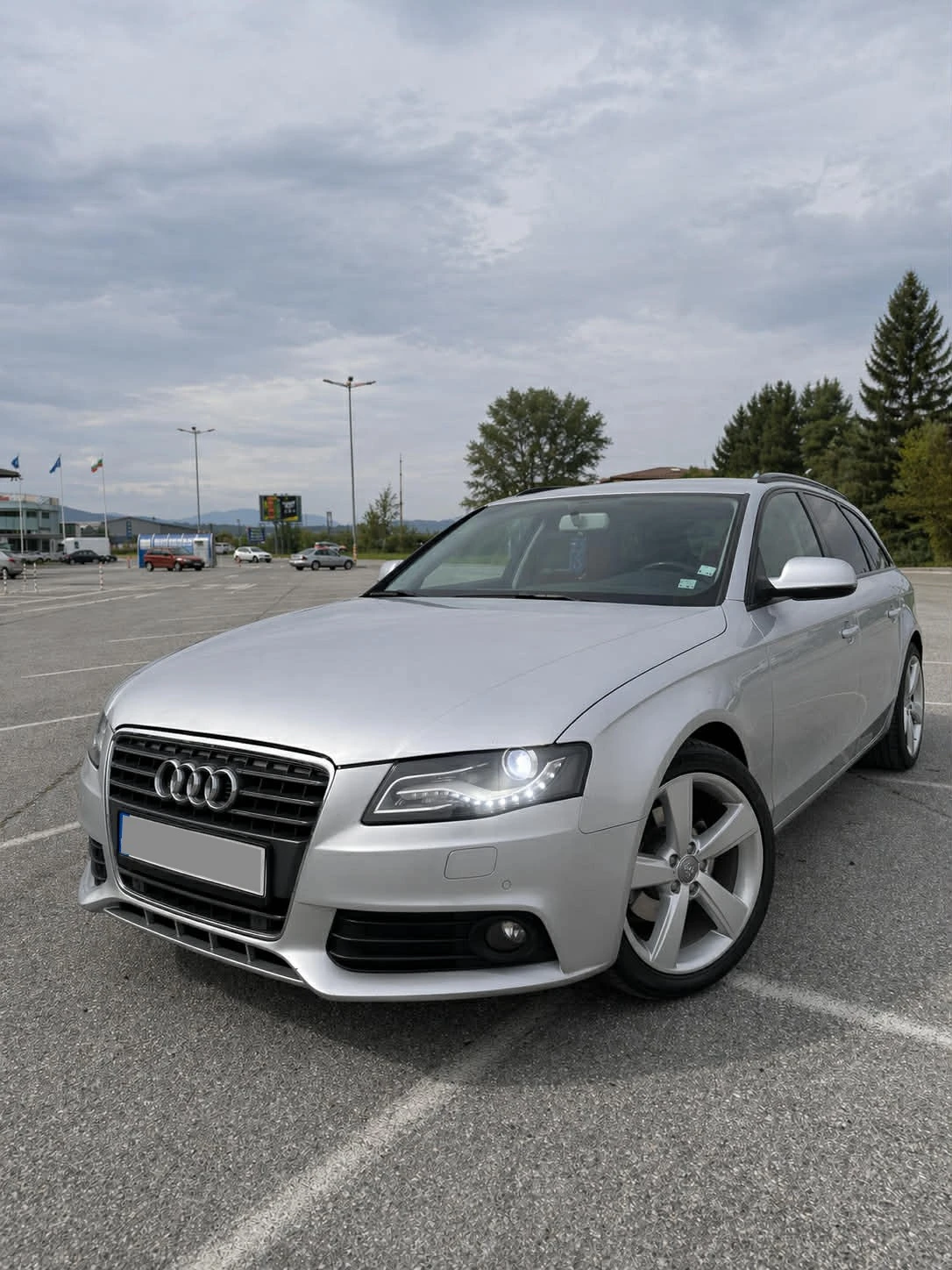 Audi A4 2.0 TDI - TOP, снимка 2 - Автомобили и джипове - 54274700