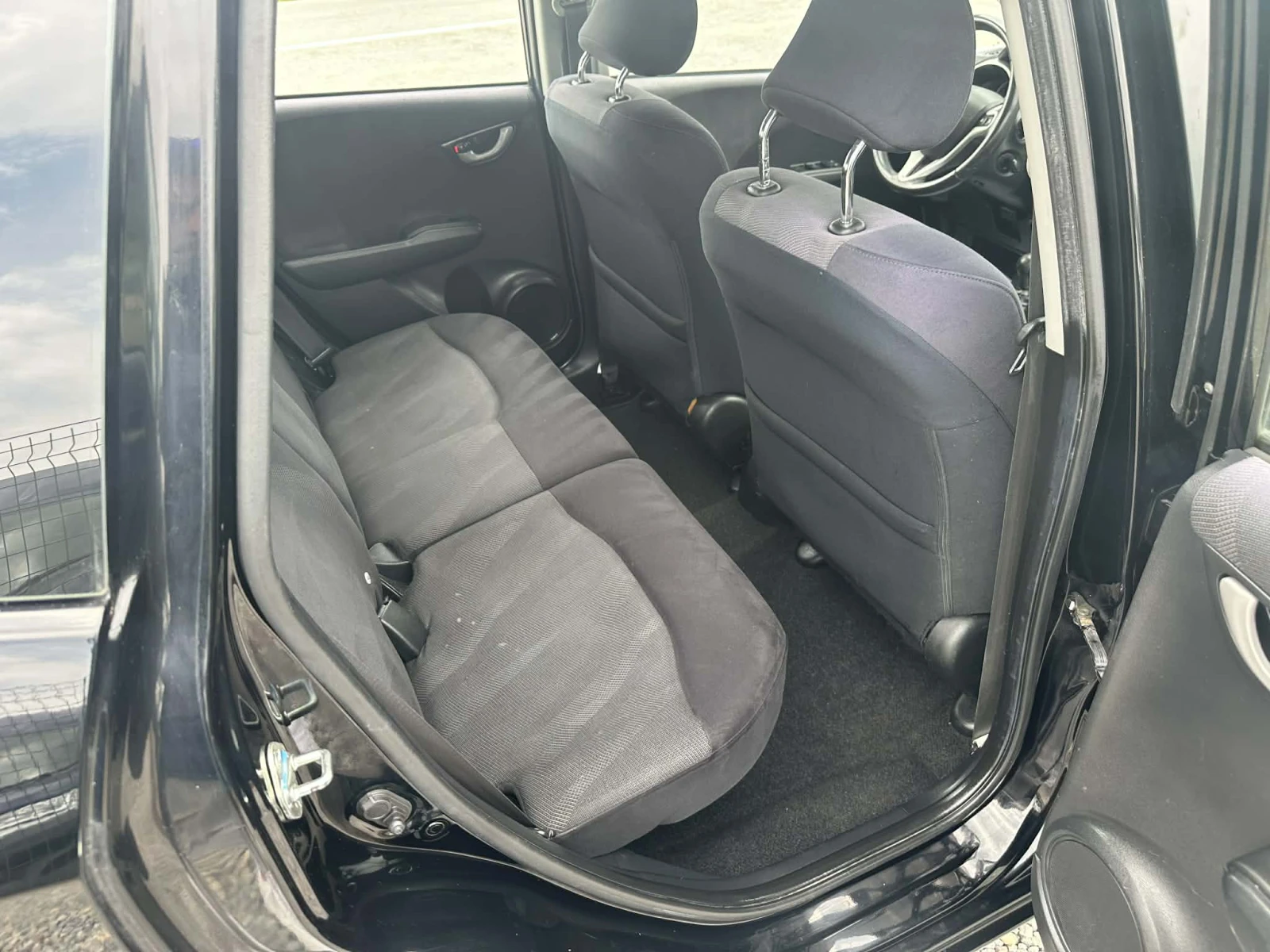 Honda Jazz 1.4i* Клима* Немска* Климатроник* , снимка 12 - Автомобили и джипове - 54358930