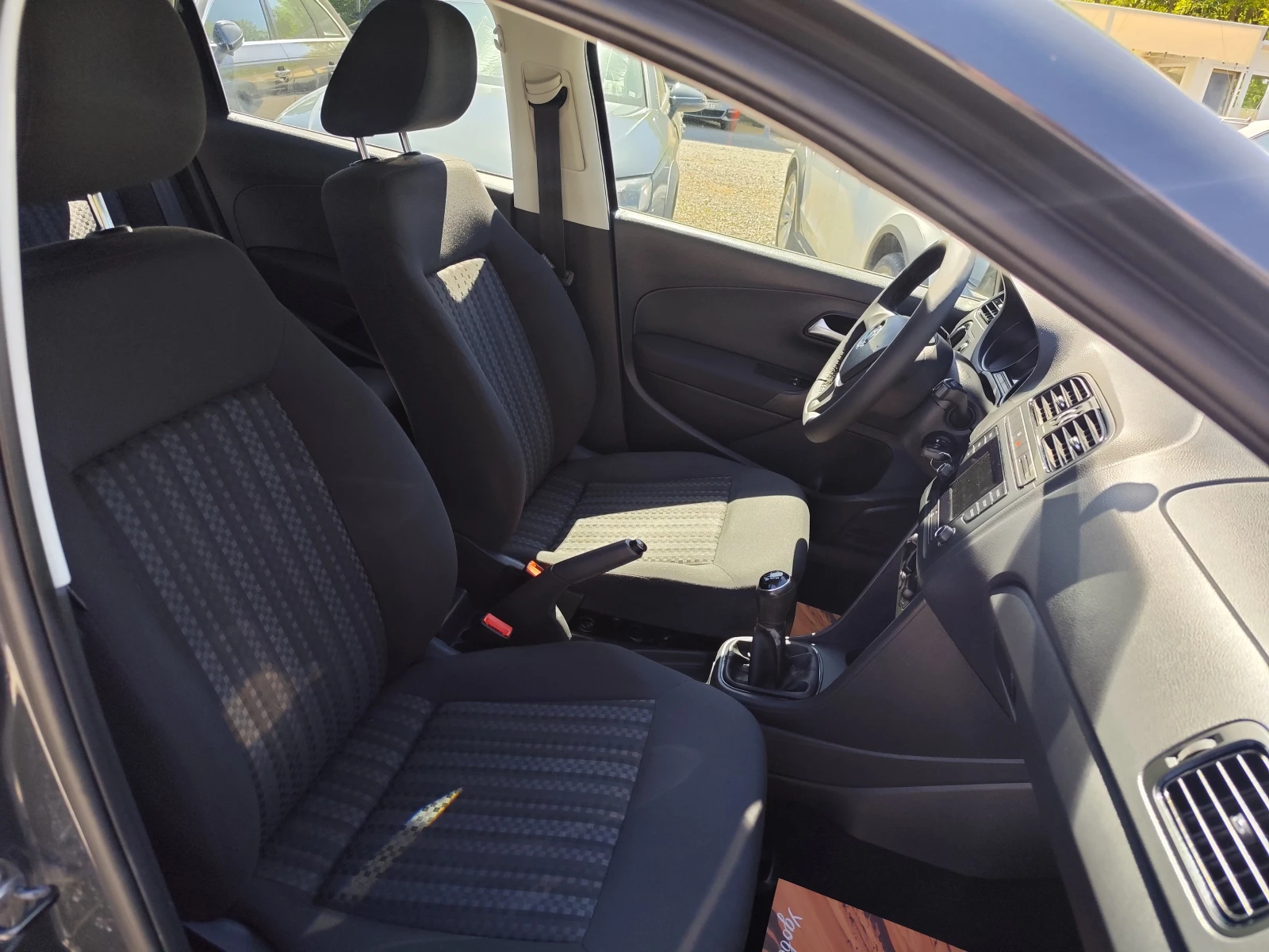 VW Polo 1.4TDi* FACELIFT* EURO6B* KLIMA* , снимка 12 - Автомобили и джипове - 54549326
