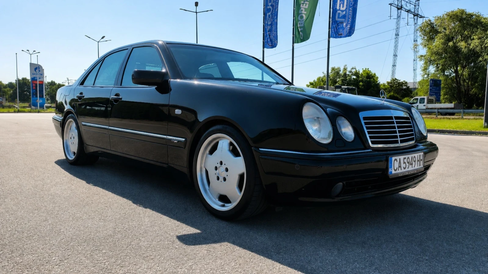 Mercedes-Benz E 55 AMG, снимка 2 - Автомобили и джипове - 55077981