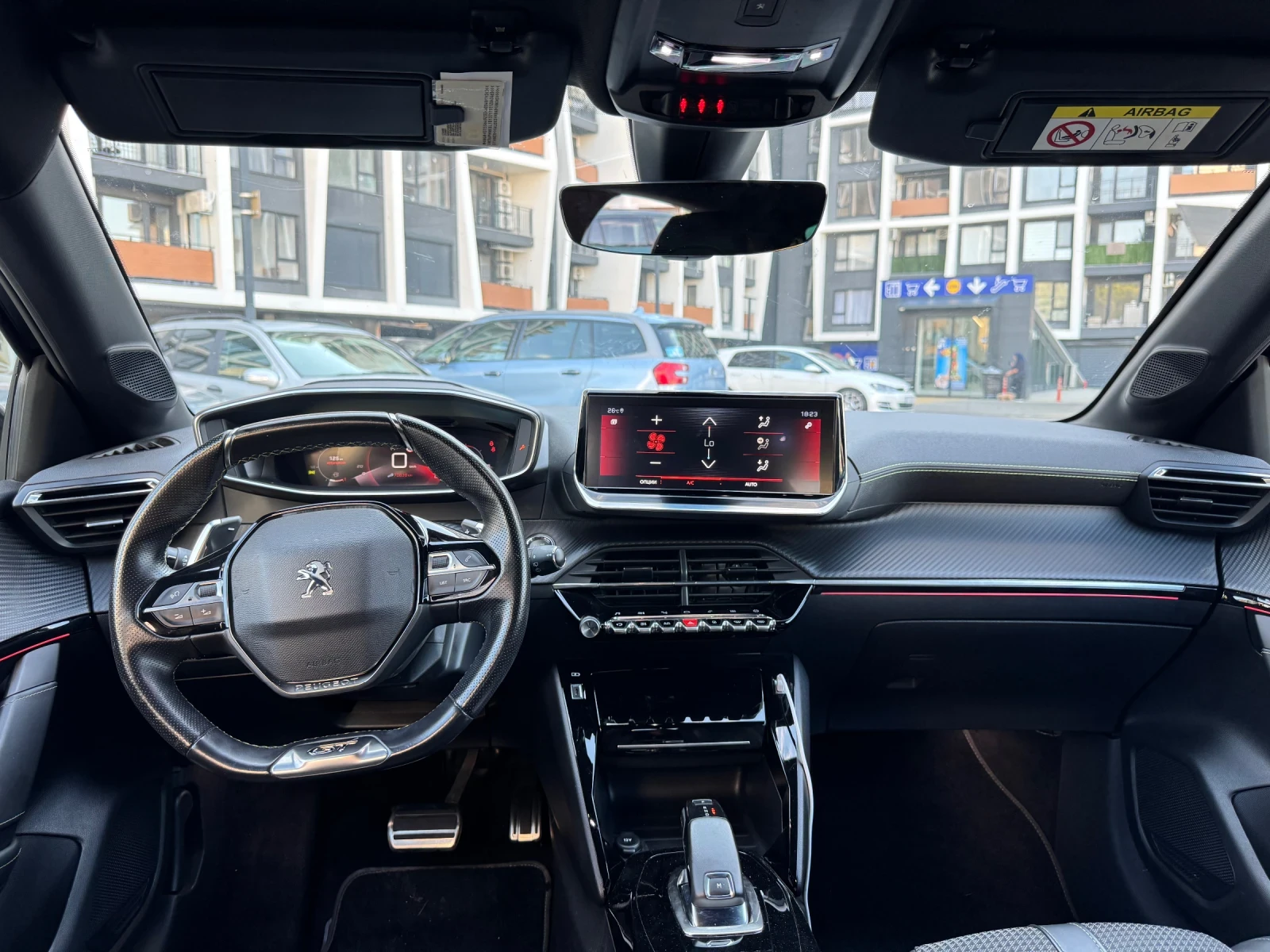 Peugeot 208 GT-Line , automatic, keyless, distronic, снимка 9 - Автомобили и джипове - 55156413
