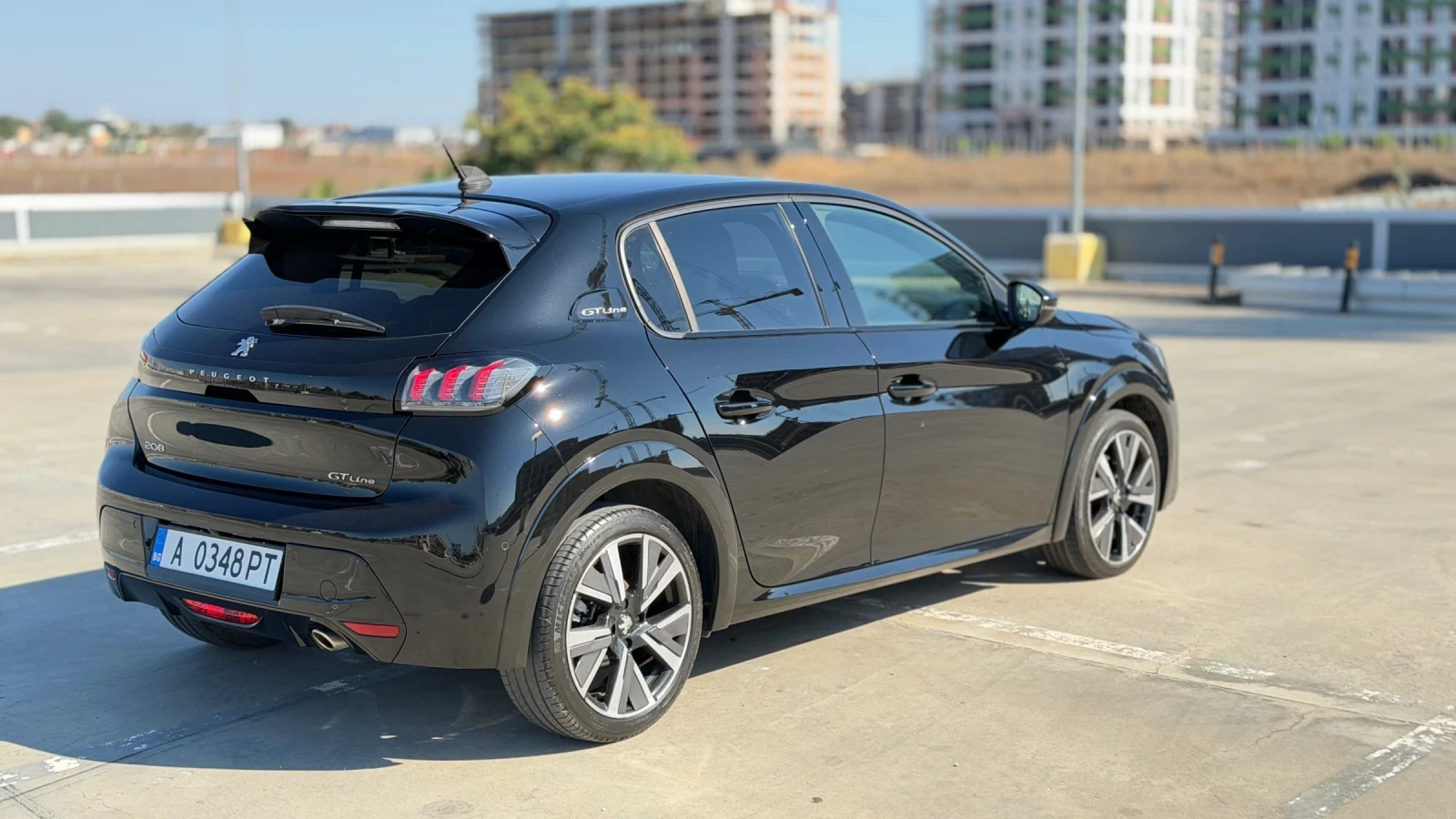 Peugeot 208 GT-Line , automatic, keyless, distronic, снимка 4 - Автомобили и джипове - 55601392