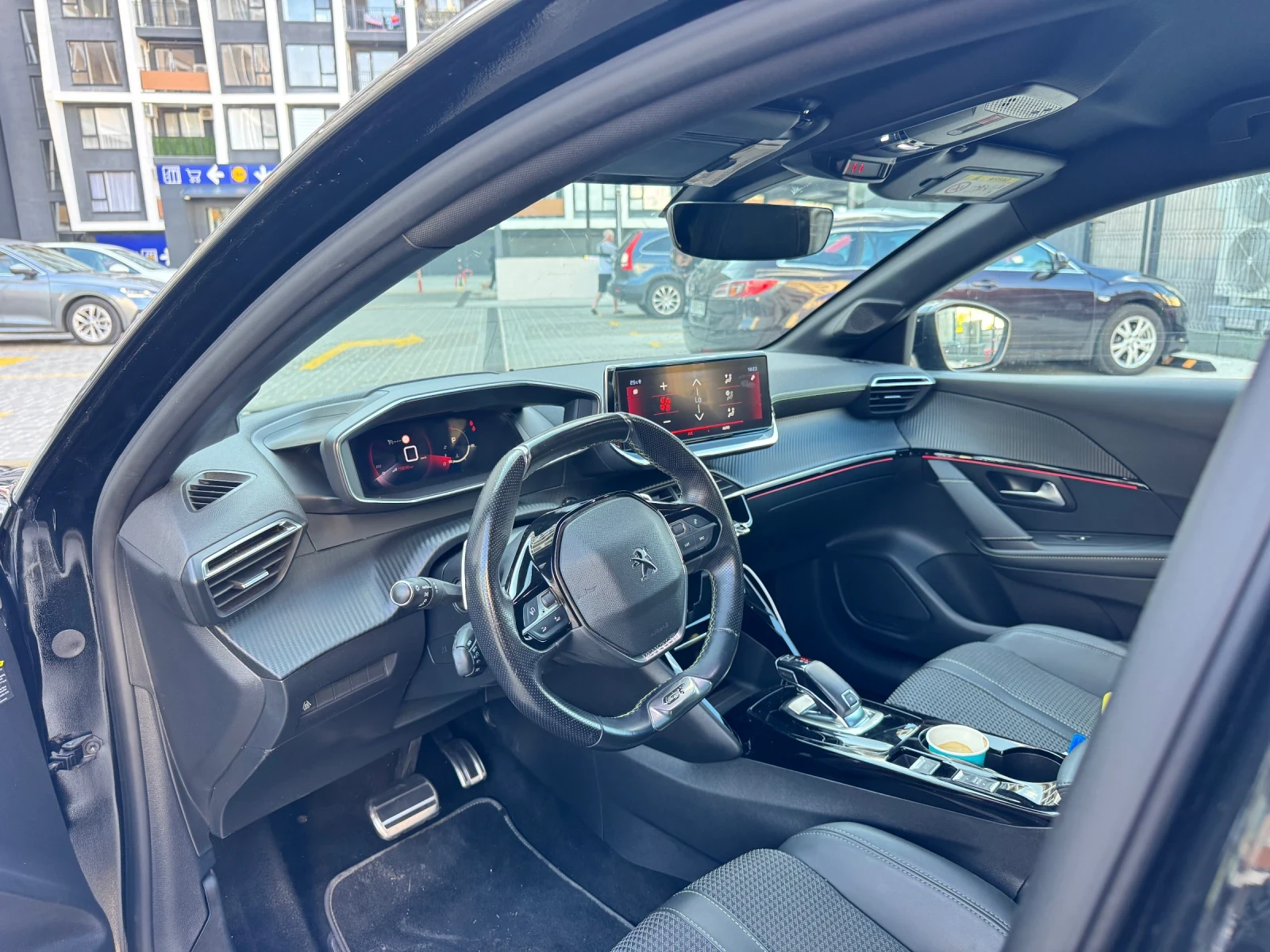 Peugeot 208 GT-Line , automatic, keyless, distronic, снимка 11 - Автомобили и джипове - 55156413