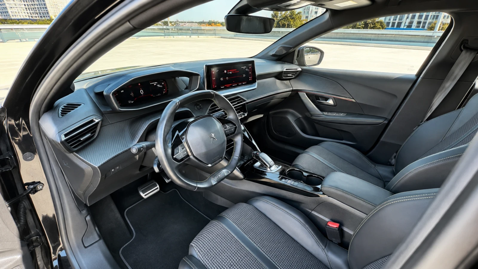 Peugeot 208 GT-Line , automatic, keyless, distronic, снимка 5 - Автомобили и джипове - 55601392