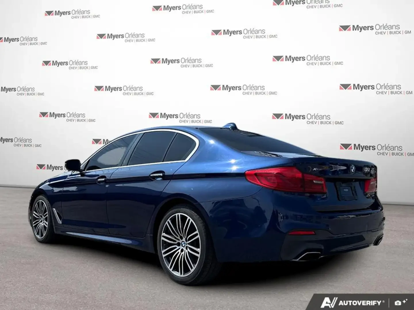 BMW 540 Xi* M-Pack* H/K* Distronic* Обдухване* Масаж, снимка 5 - Автомобили и джипове - 55491581