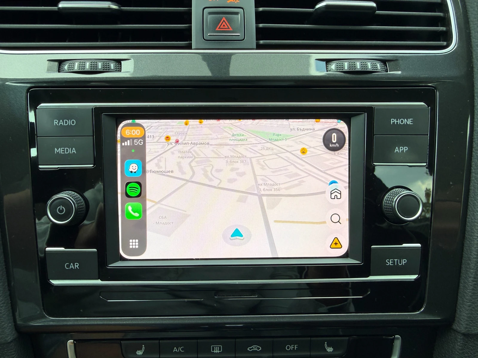 VW Golf 1.8 TSI, снимка 14 - Автомобили и джипове - 55708719