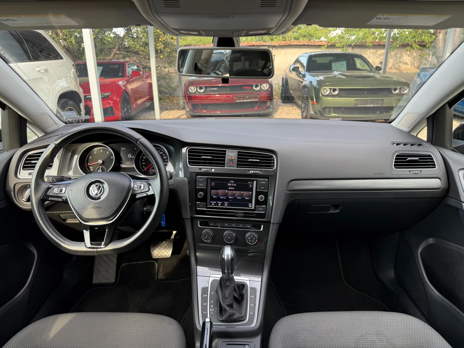 VW Golf 1.8 TSI, снимка 12 - Автомобили и джипове - 55708719