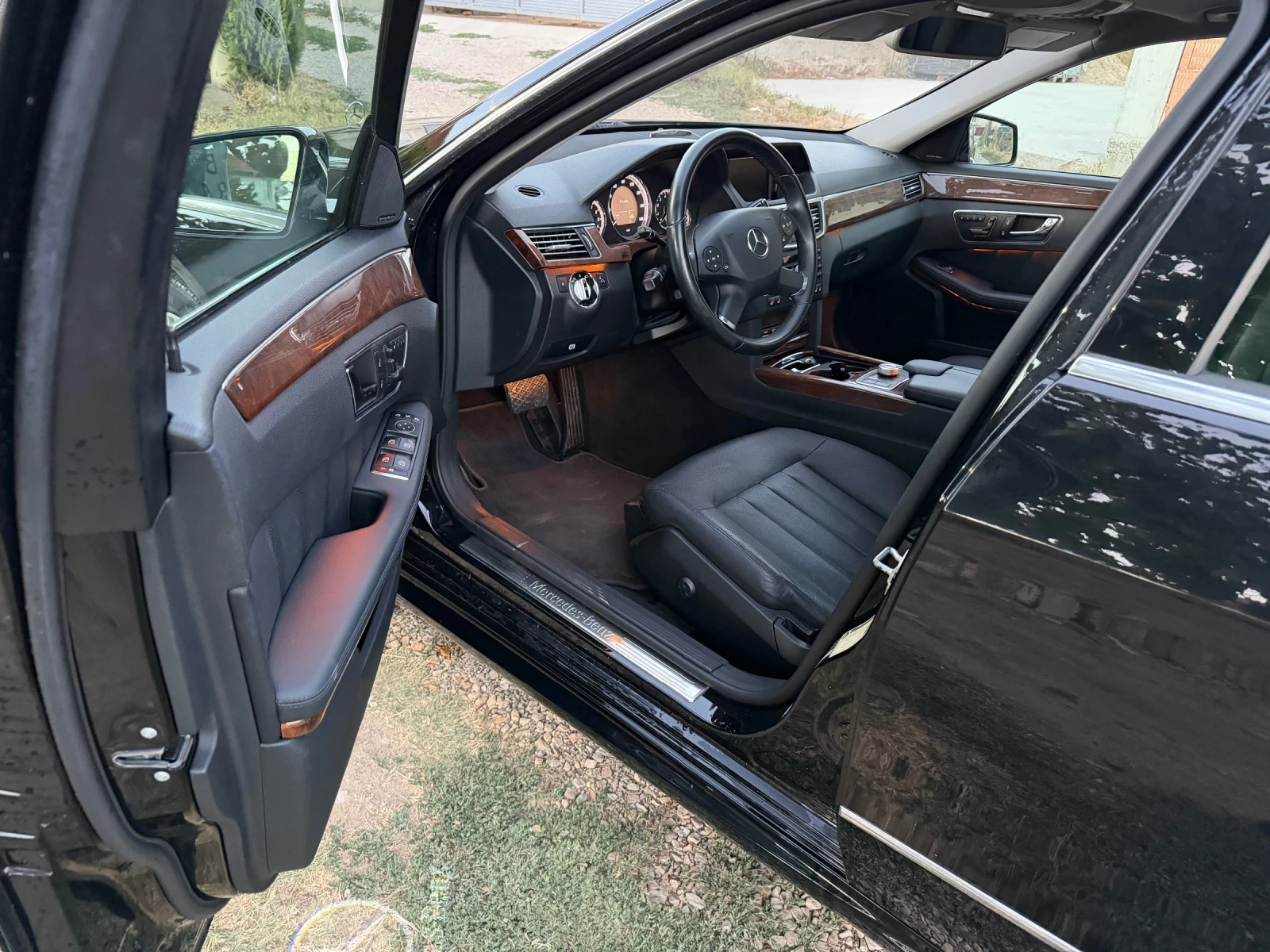 Mercedes-Benz E 500, снимка 9 - Автомобили и джипове - 56120676