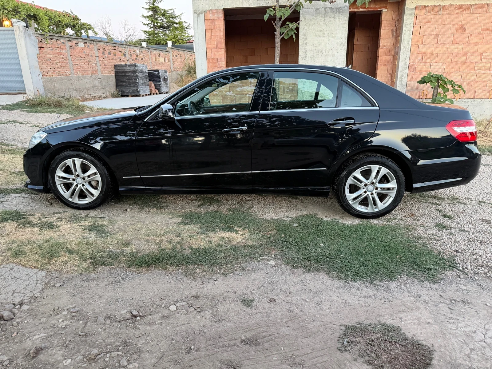 Mercedes-Benz E 500, снимка 5 - Автомобили и джипове - 56120676