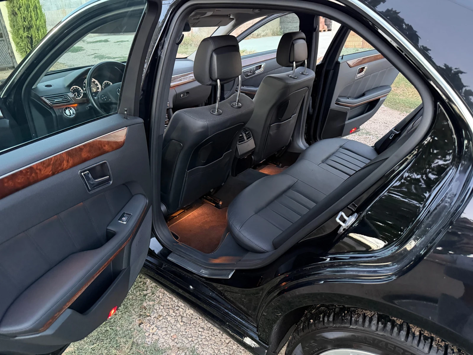 Mercedes-Benz E 500, снимка 12 - Автомобили и джипове - 56120676