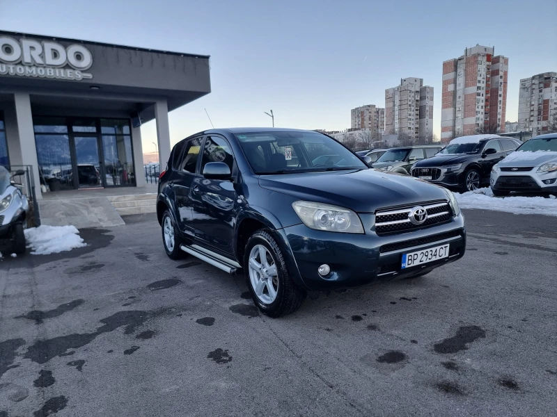 Toyota Rav4 2.2D4D, снимка 8 - Автомобили и джипове - 52934579