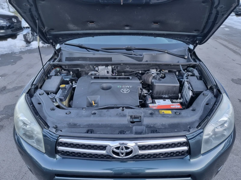 Toyota Rav4 2.2D4D, снимка 17 - Автомобили и джипове - 52934579
