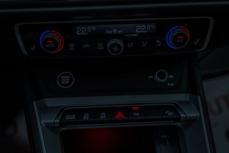 Audi Q3 45TFSI/Quattro/Virtual/Подгрев/Sline/Камера, снимка 11 - Автомобили и джипове - 53081497