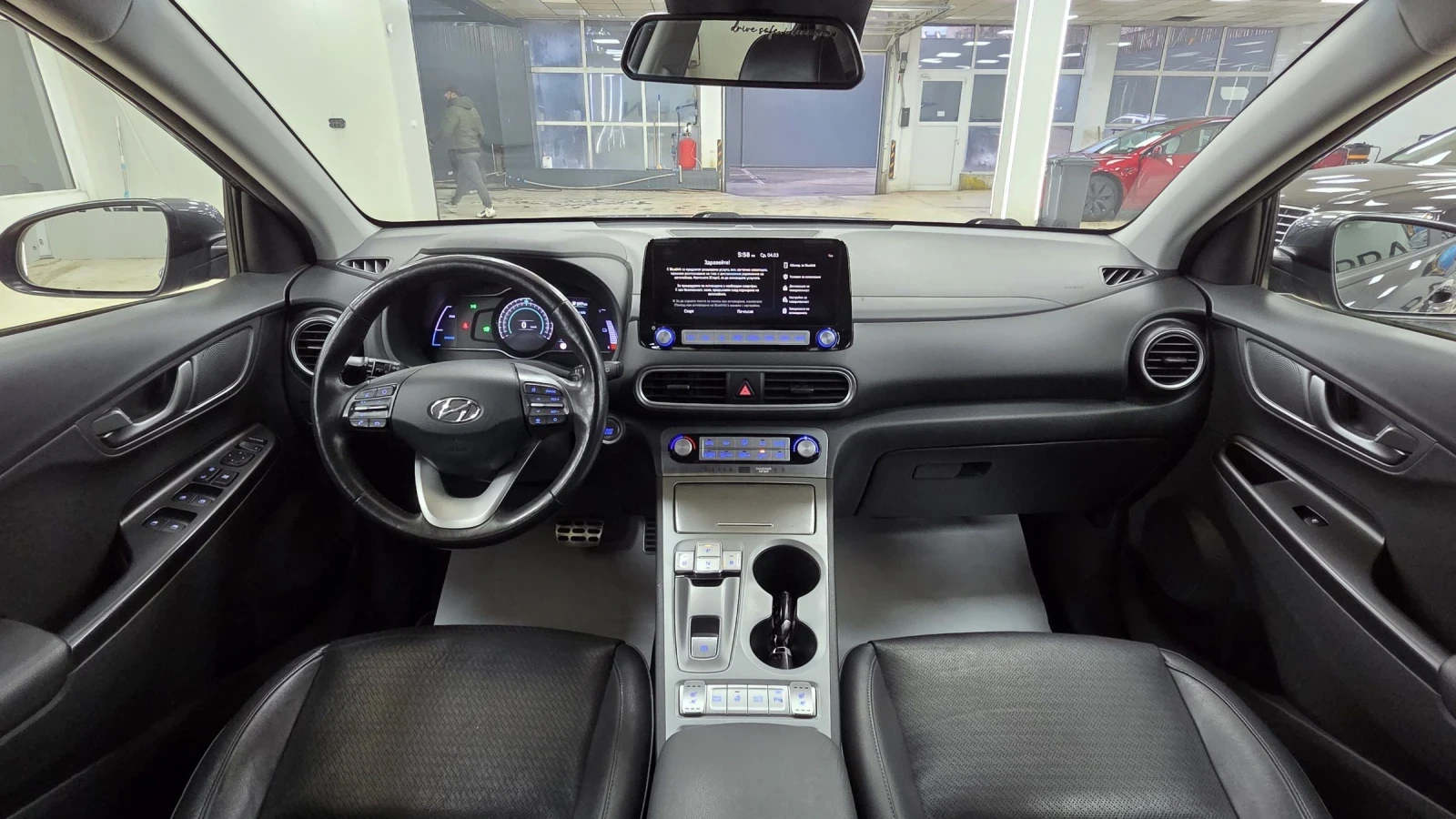 Hyundai Kona 64KWh/Premium/Blue Link/SOH100%, снимка 12 - Автомобили и джипове - 53716363