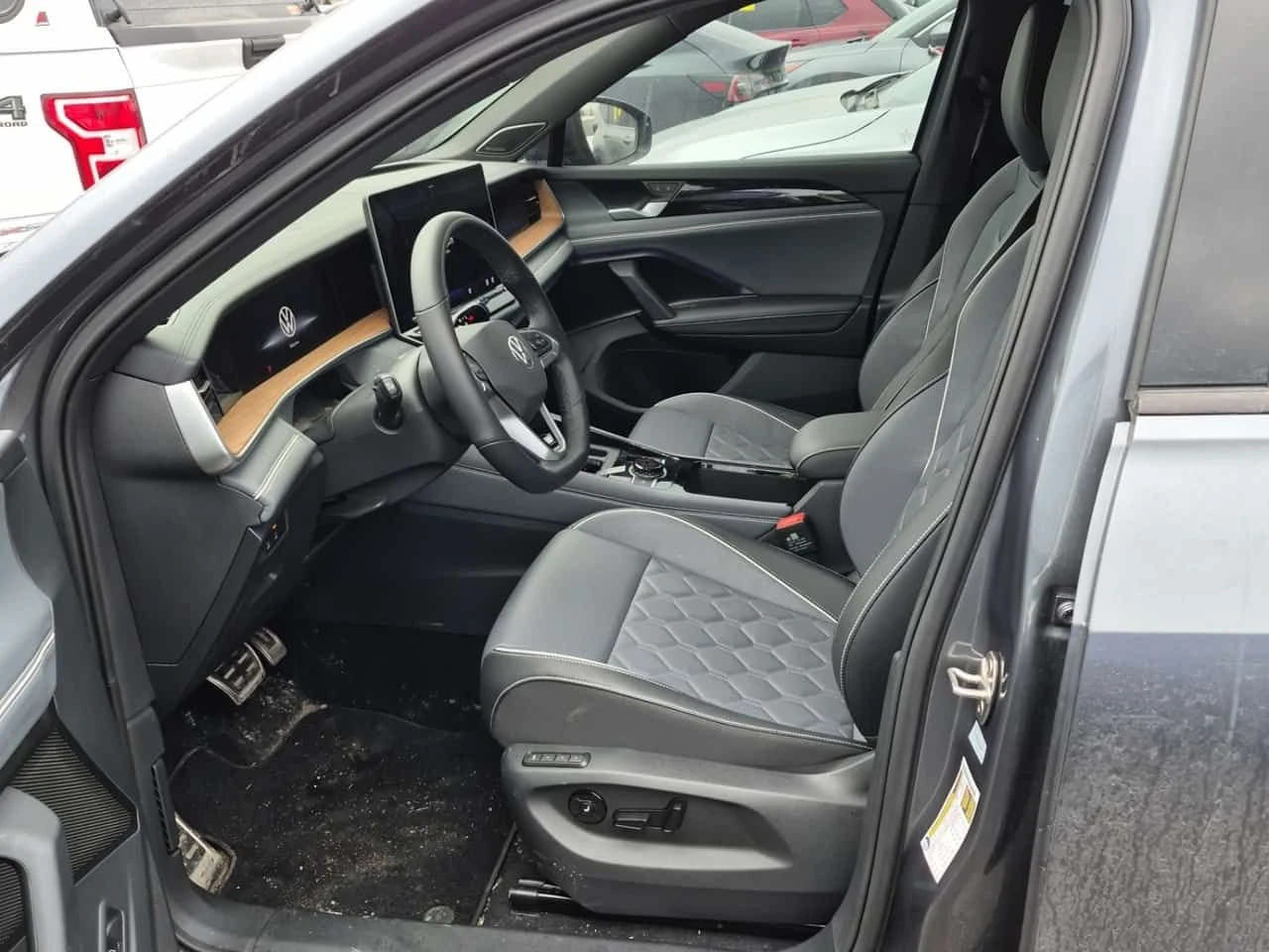 VW Tiguan * HIGHLINE R LINE * CARFAX * ОТ ПРЕДСТАВИТЕЛСТВО *, снимка 5 - Автомобили и джипове - 54065572