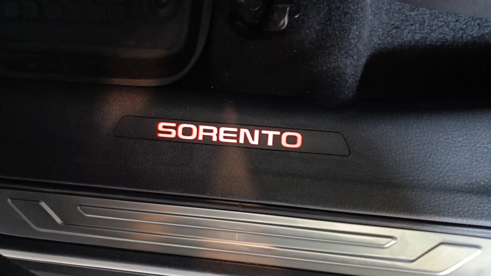 Kia Sorento 2.2  CRDI AWD, снимка 13 - Автомобили и джипове - 54179451