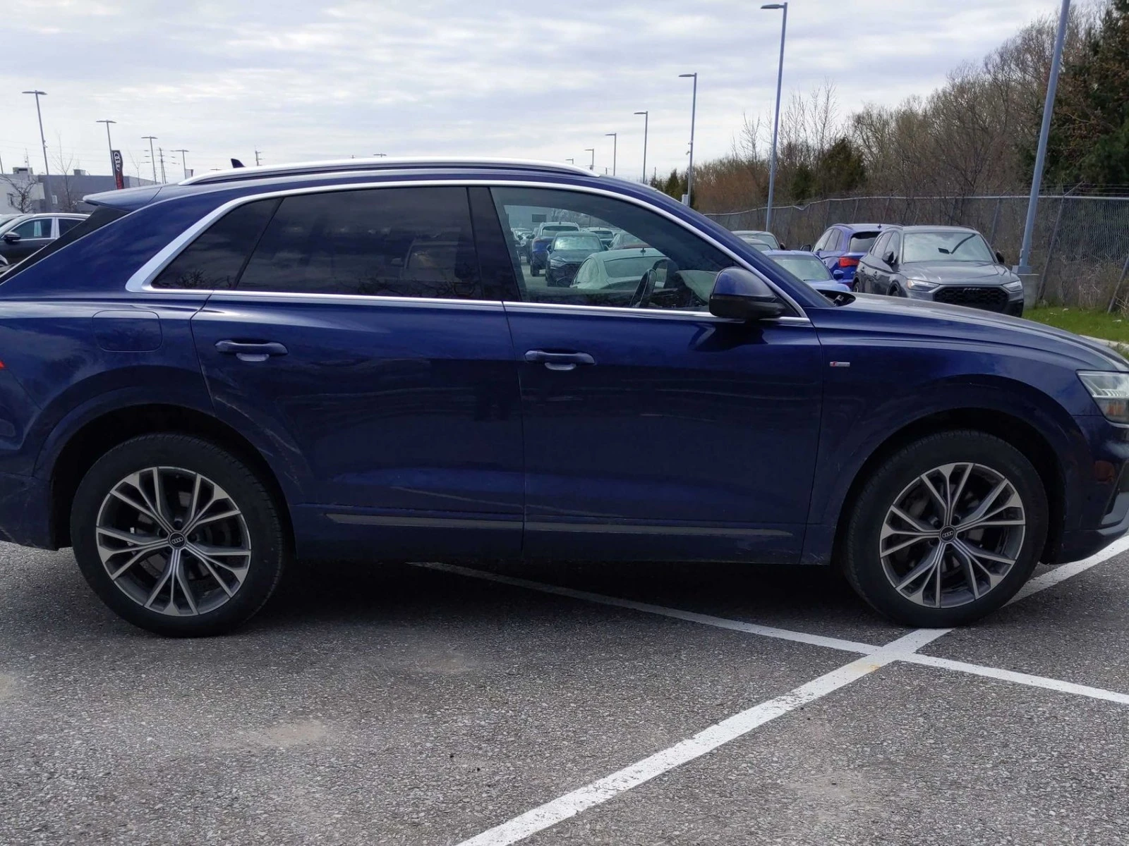 Audi Q8 Technik* АвтоКредит* (ЦЕНА ДО БГ), снимка 3 - Автомобили и джипове - 54333677