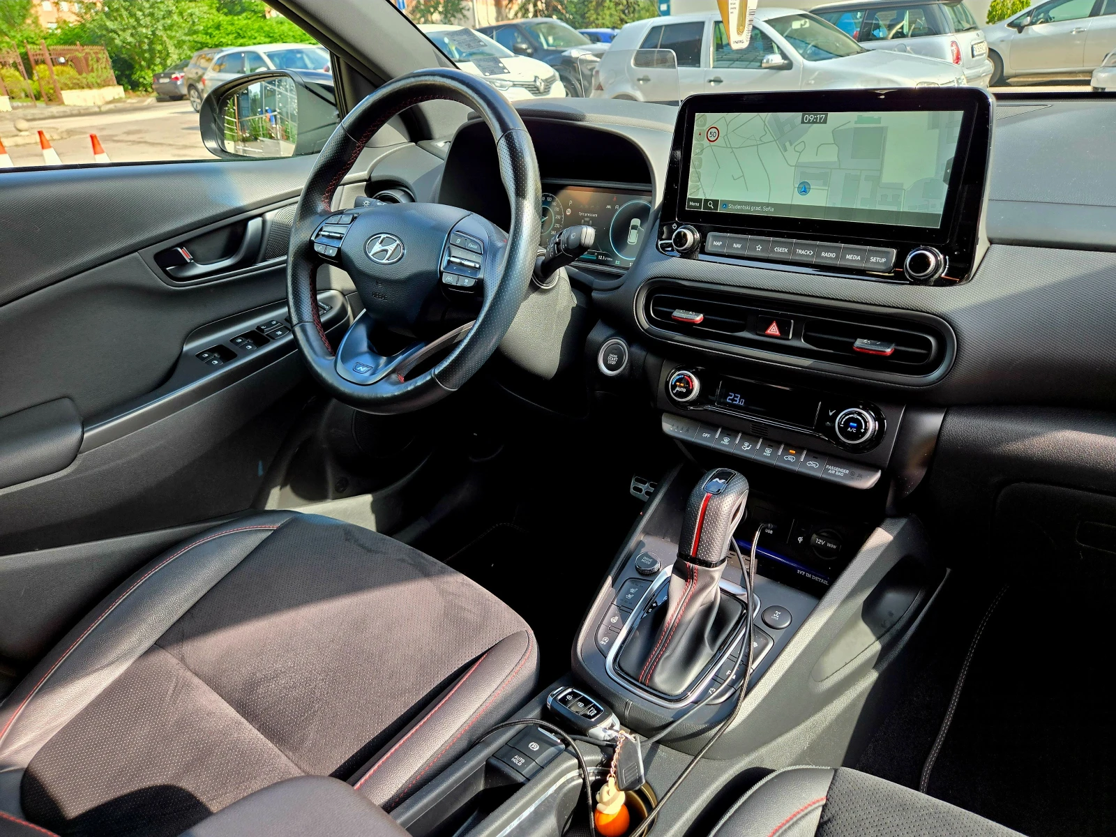 Hyundai Kona N-Line 4WD Нави Клима Автоматик Алкантара Камера, снимка 11 - Автомобили и джипове - 54767560