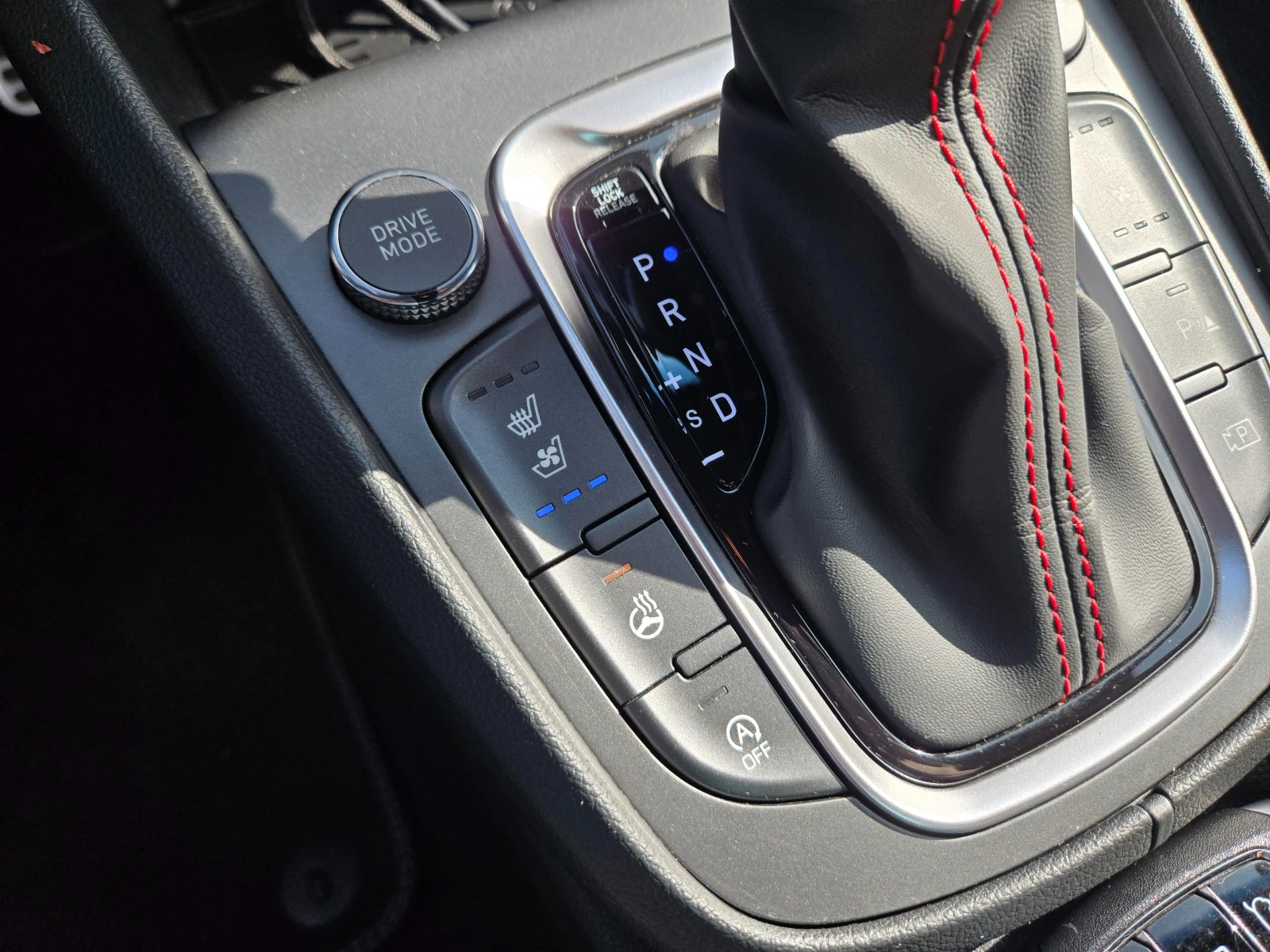 Hyundai Kona N-Line 4WD Нави Клима Автоматик Алкантара Камера, снимка 14 - Автомобили и джипове - 54767560