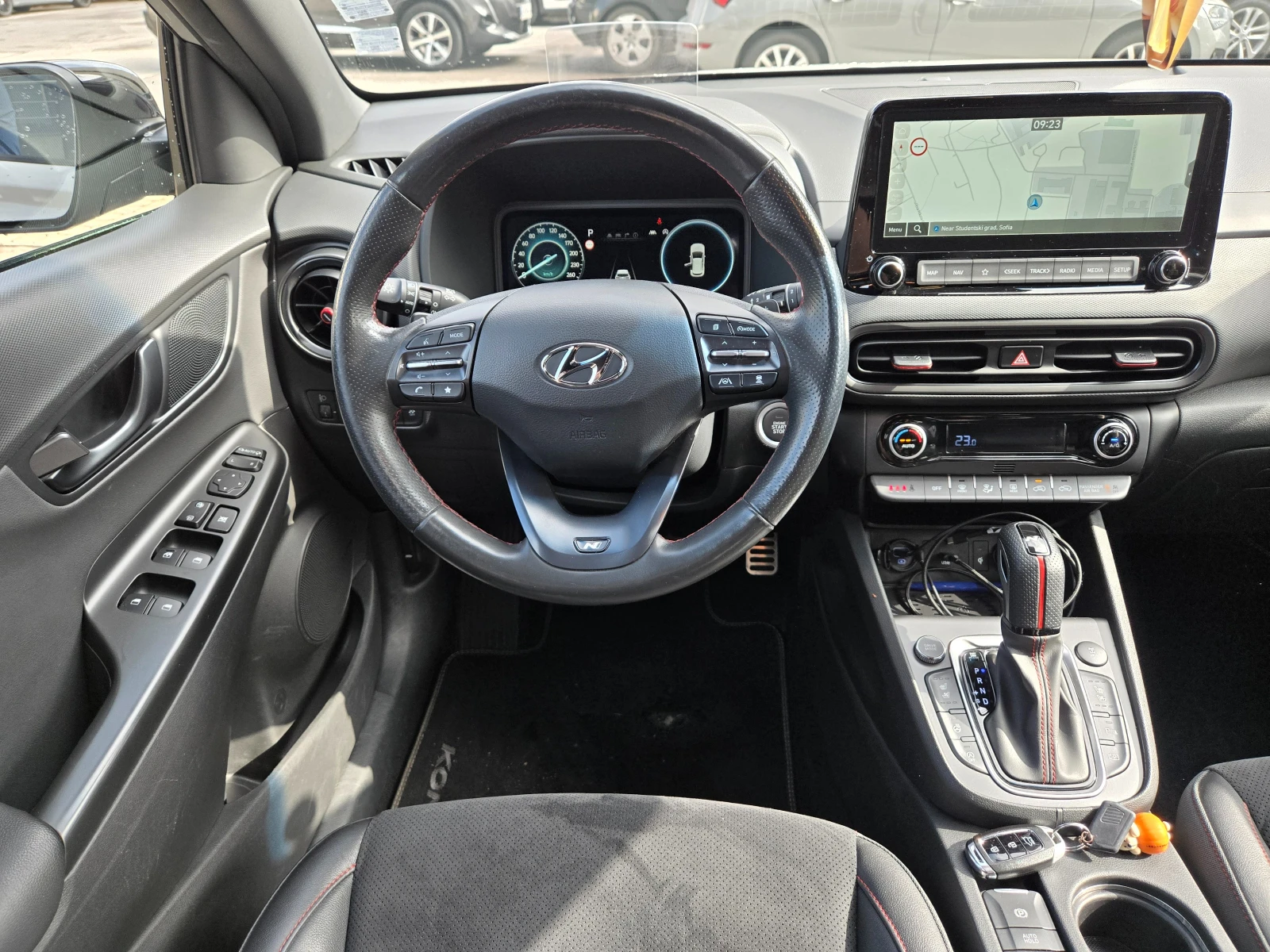 Hyundai Kona N-Line 4WD Нави Клима Автоматик Алкантара Камера, снимка 12 - Автомобили и джипове - 54767560