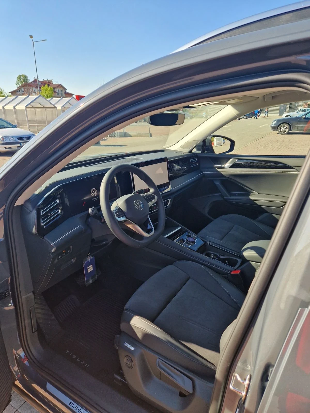 VW Tiguan, снимка 4 - Автомобили и джипове - 54904608