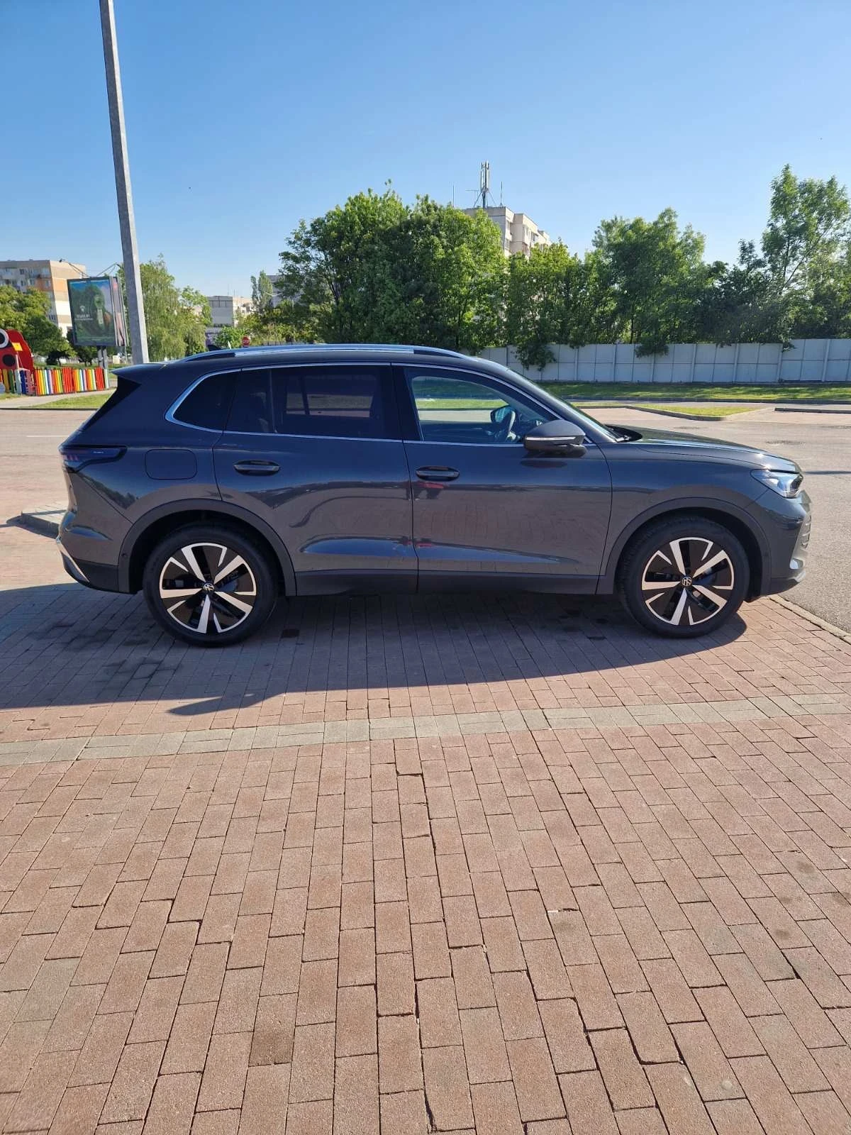 VW Tiguan, снимка 2 - Автомобили и джипове - 54904608