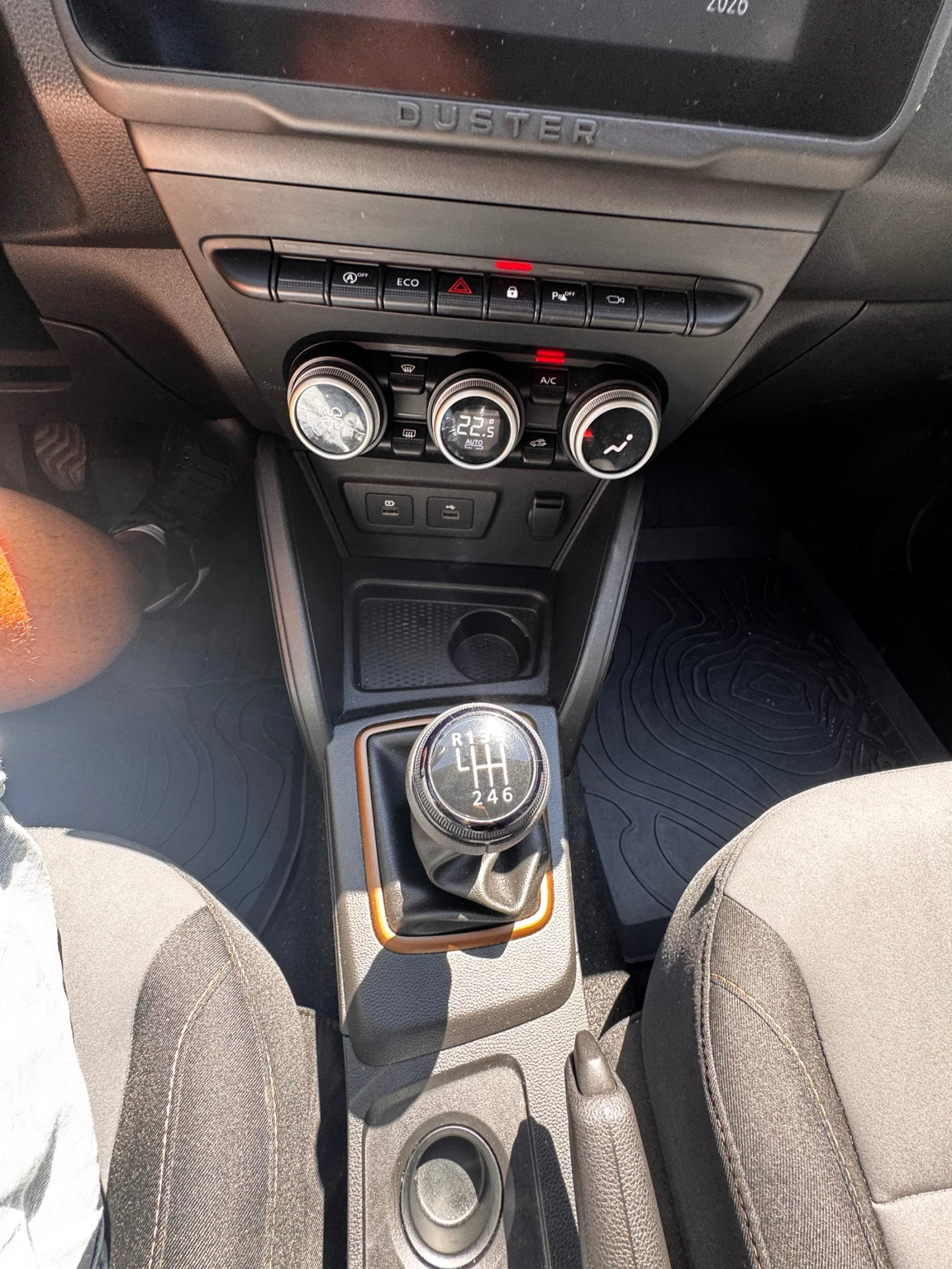 Dacia Duster, снимка 12 - Автомобили и джипове - 55536858