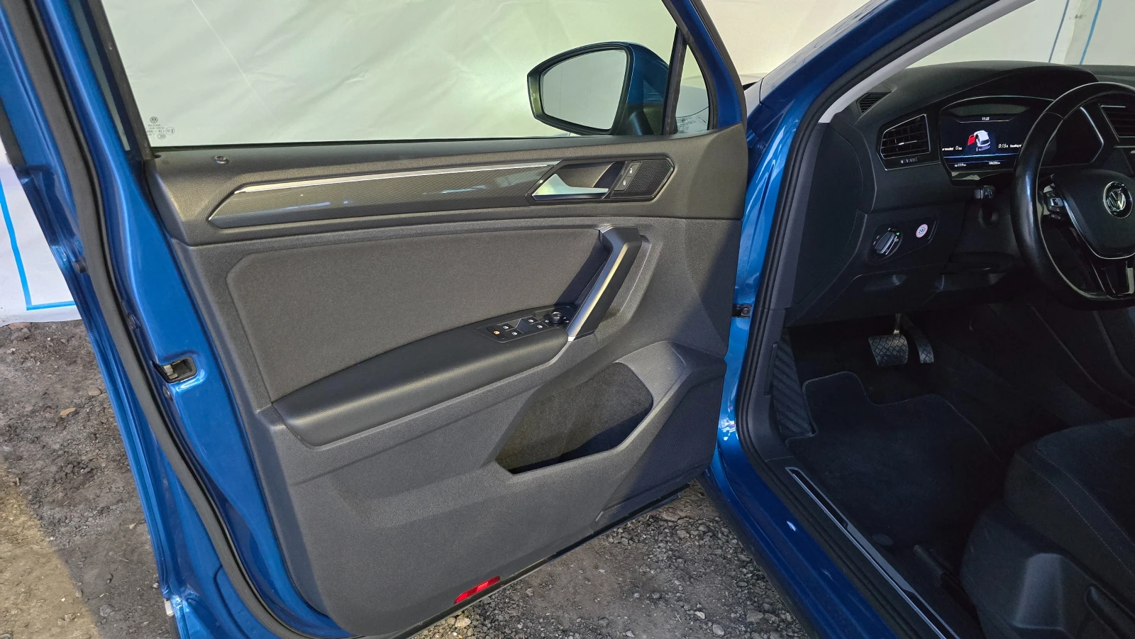 VW Tiguan 2.0 TSI | 4MOTION* CAM* ПОДГРЕВ* , снимка 13 - Автомобили и джипове - 56271217