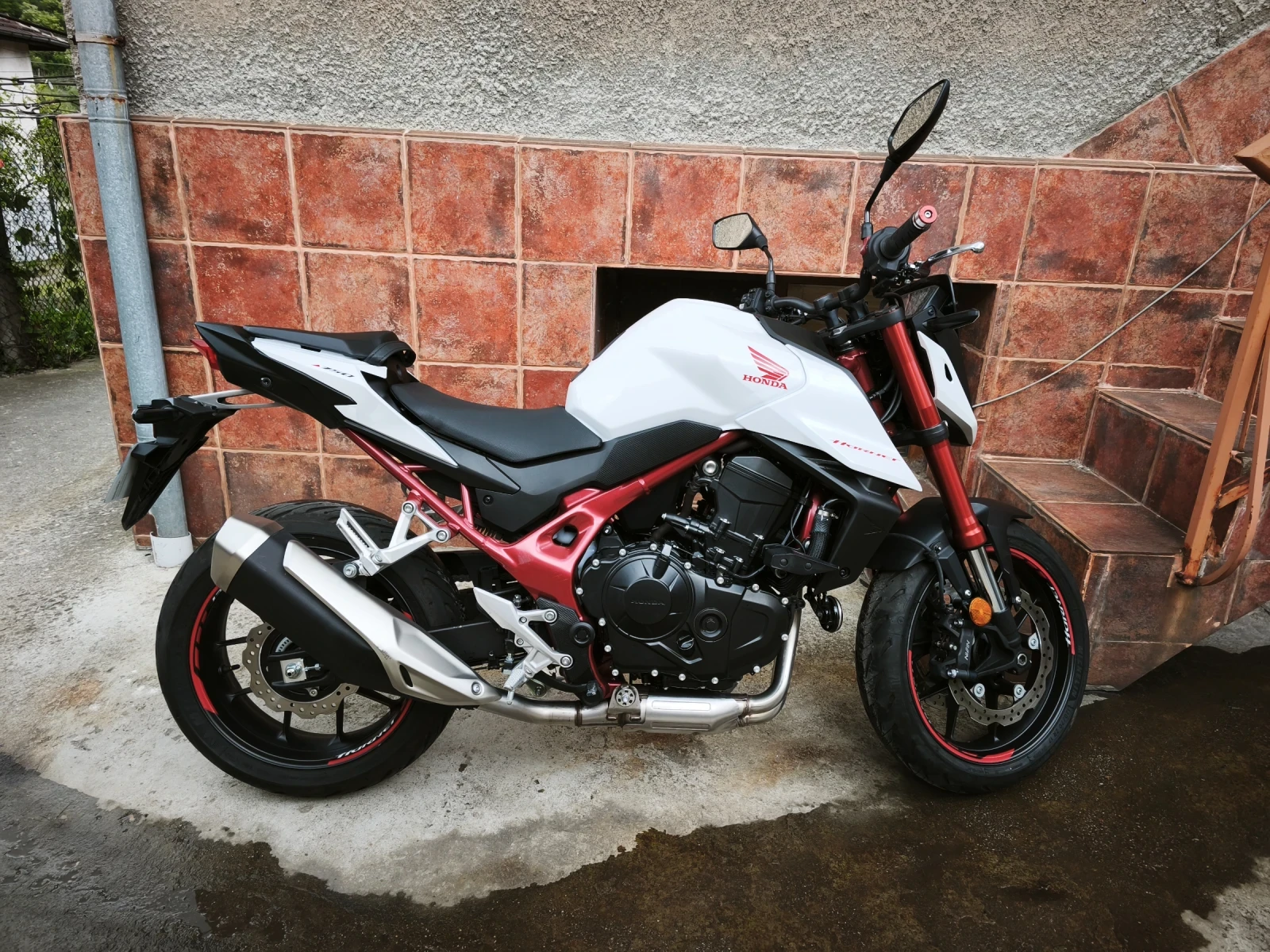 Honda Hornet 750i ABS TCS, снимка 4 - Мотоциклети и мототехника - 54344950