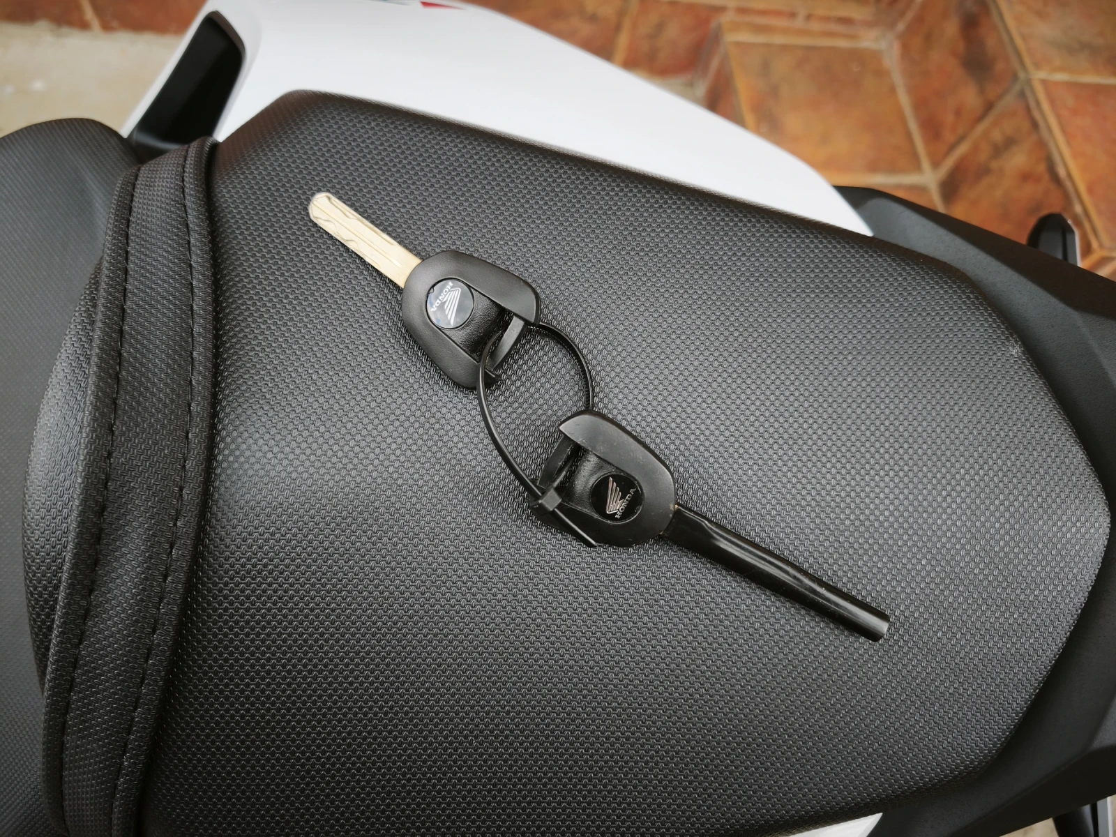 Honda Hornet 750i ABS TCS, снимка 14 - Мотоциклети и мототехника - 54344950