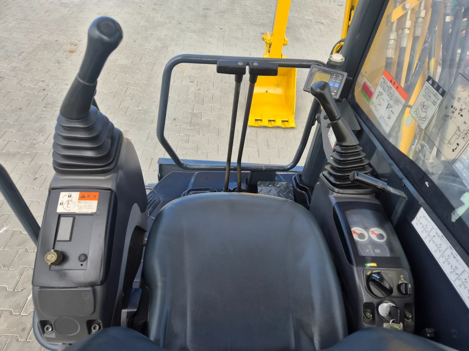Багер Komatsu PC38UU-5, снимка 12 - Индустриална техника - 56702833