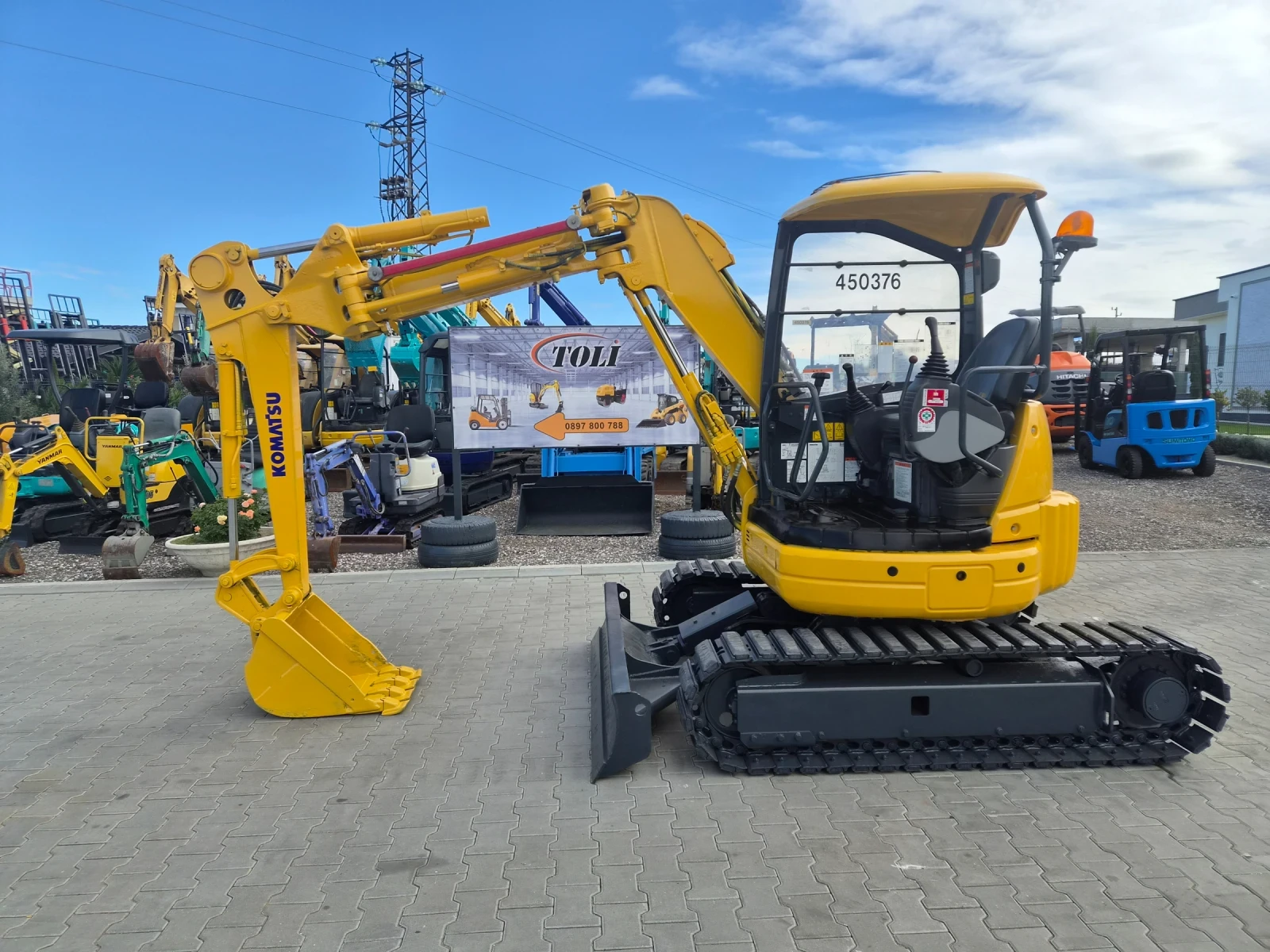 Багер Komatsu PC38UU-5, снимка 2 - Индустриална техника - 56702833