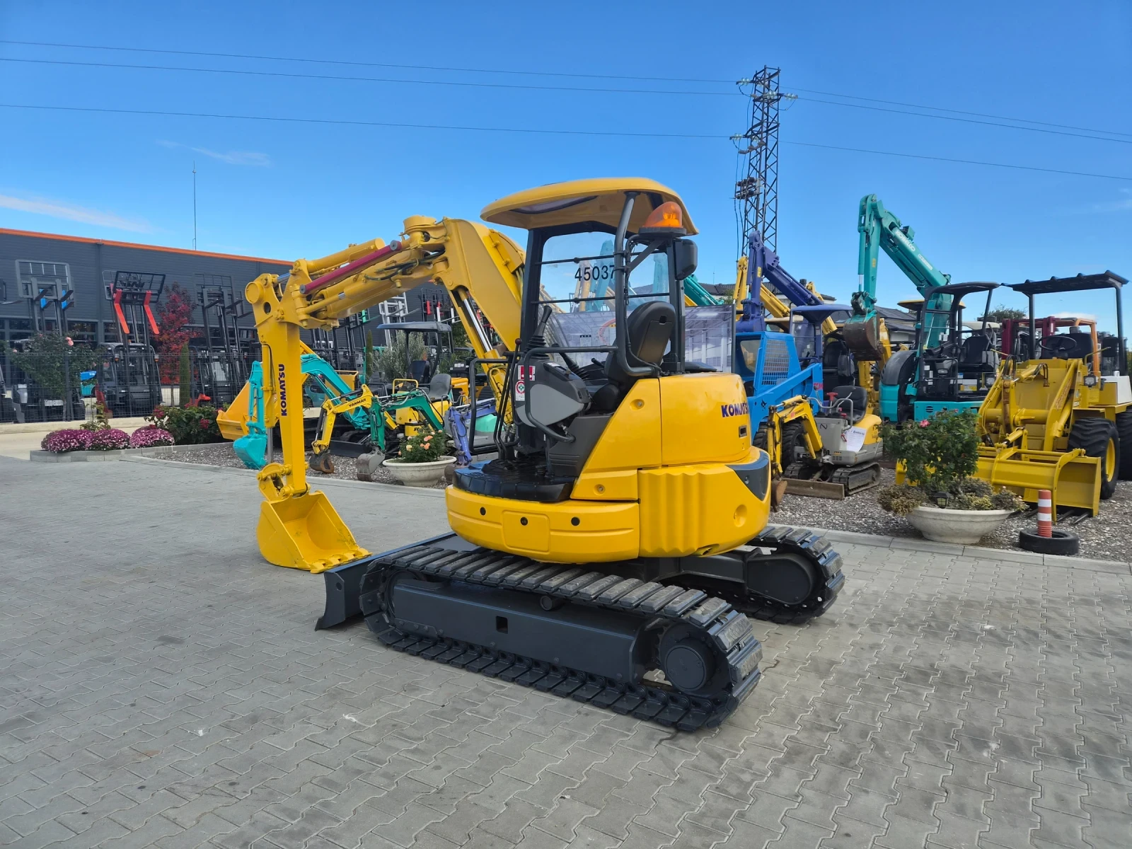 Багер Komatsu PC38UU-5, снимка 3 - Индустриална техника - 56702833