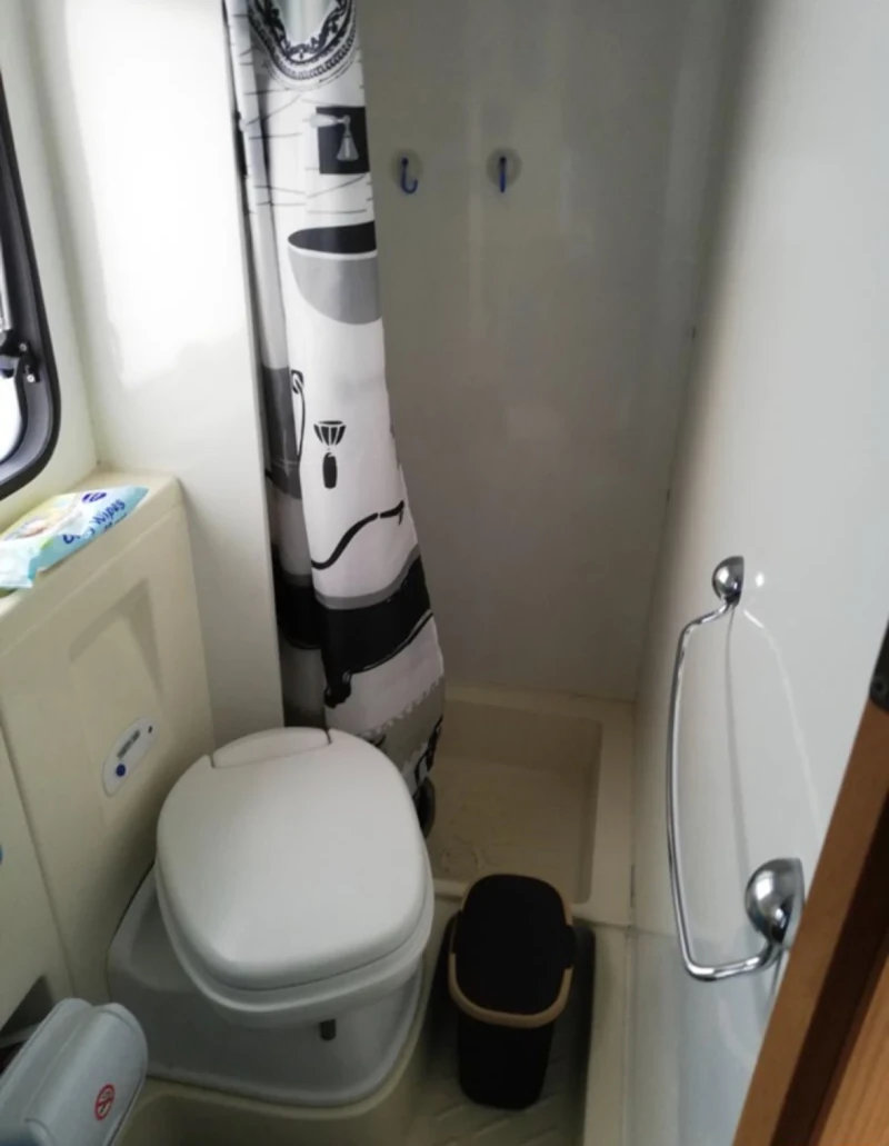 Кемпер Rimor 2 КЛИМАТИКА АВТ. САТ. АНТЕНА, снимка 16 - Каравани и кемпери - 52656016